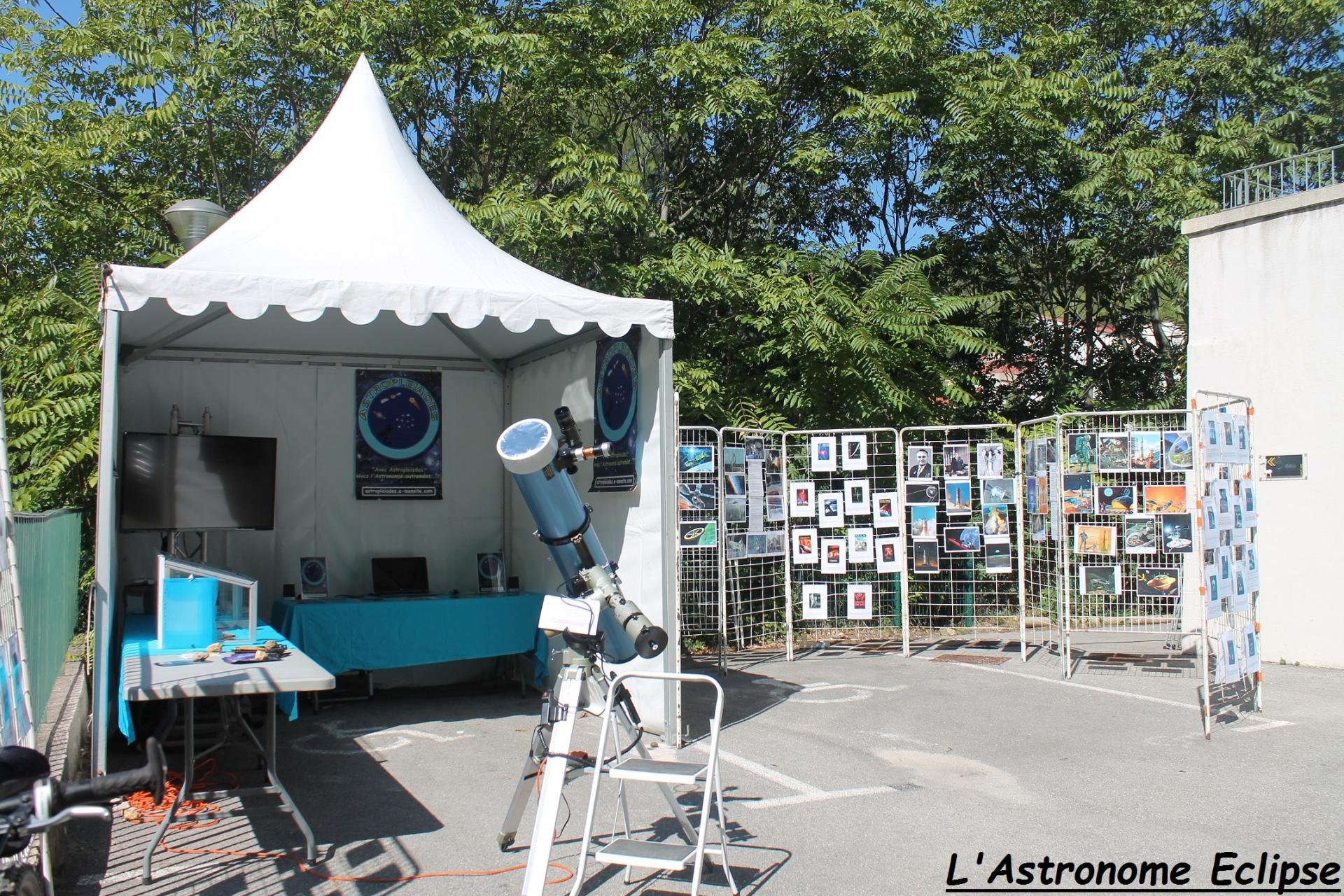 Le stand Astropleiades et son exposition (2)