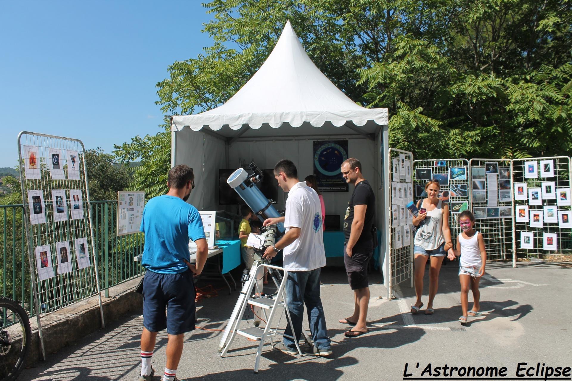 Le stand Astropleiades et son exposition