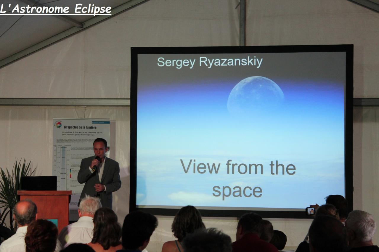 Sergey Ryazanskiy en pleine conférence